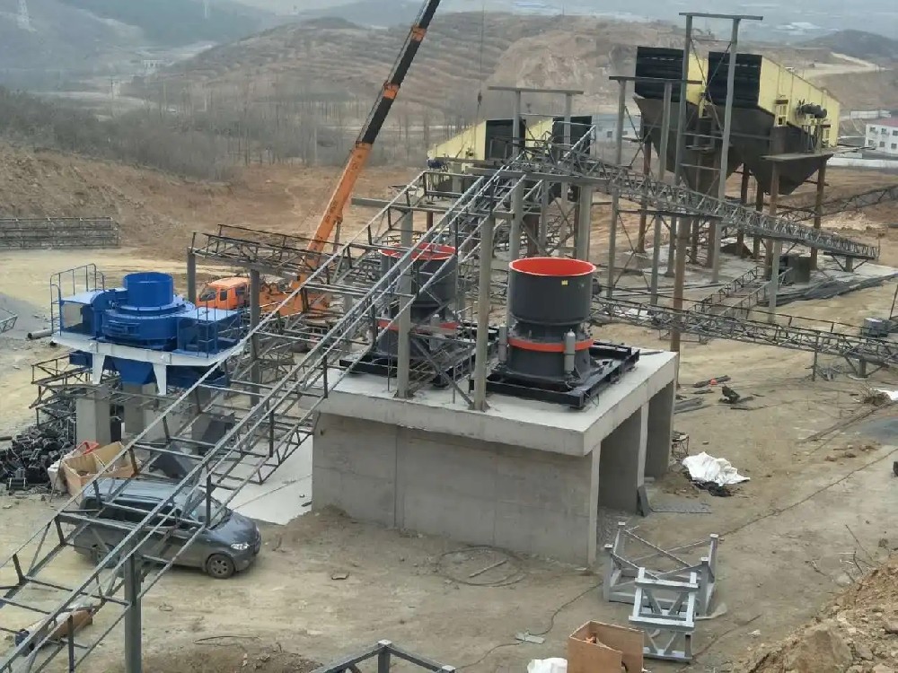 每小时处理200吨的河卵石石子破碎生产线多少钱？