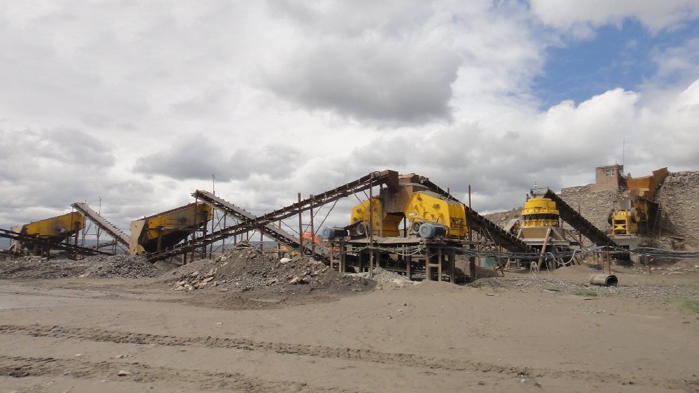 如何配置一条固定式建筑垃圾破碎设备生产线